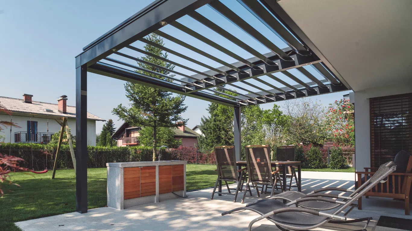 Détail lames orientables pergola bioclimatique
